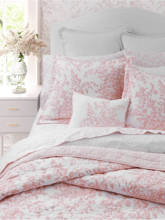Laura Ashley Other - Laura Ashley Twin Bedford Quilt Pink